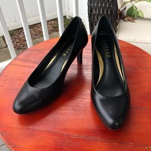Ralph Lauren Classic Black Round-Toe Pumps - 6B
